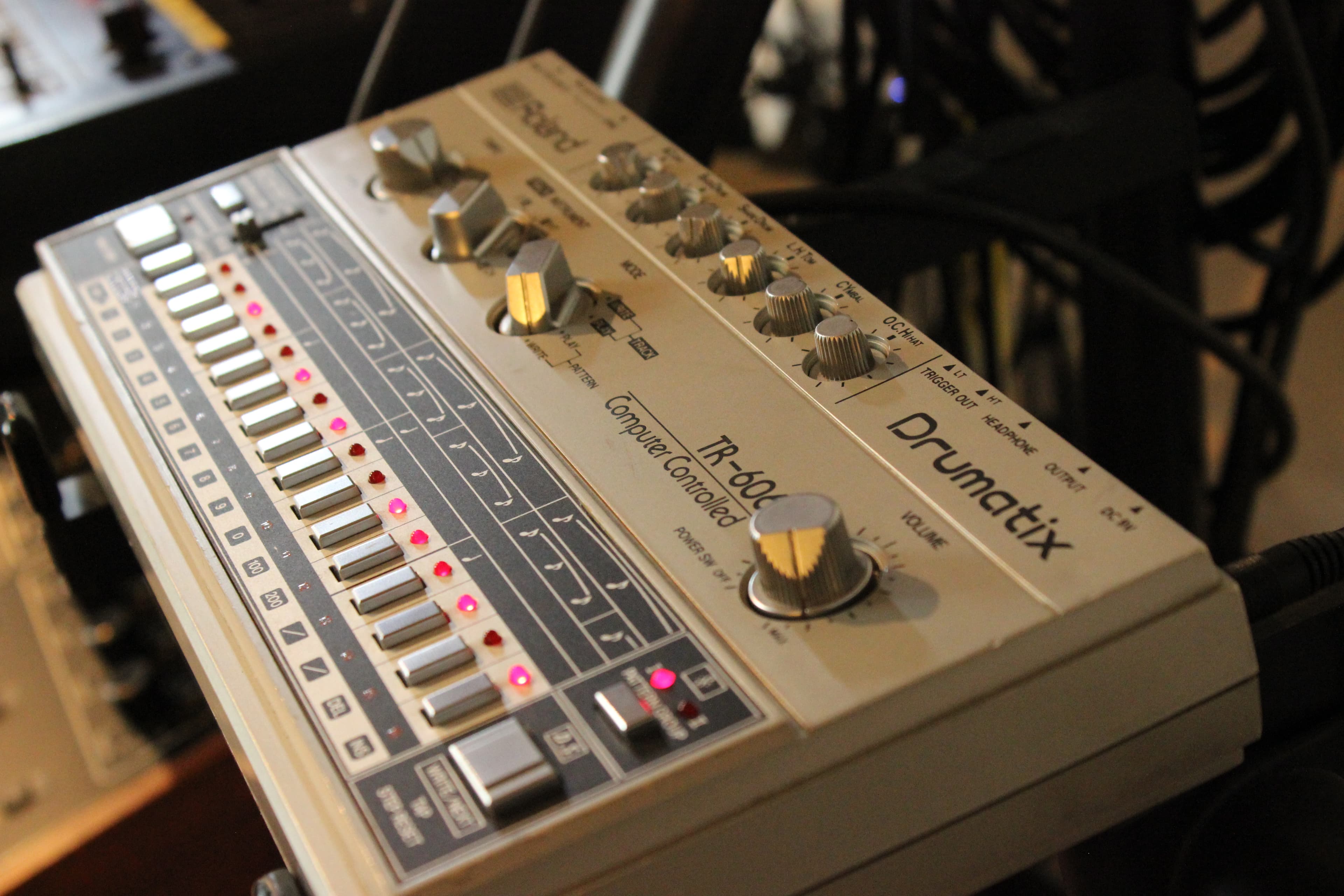 Roland TR-606