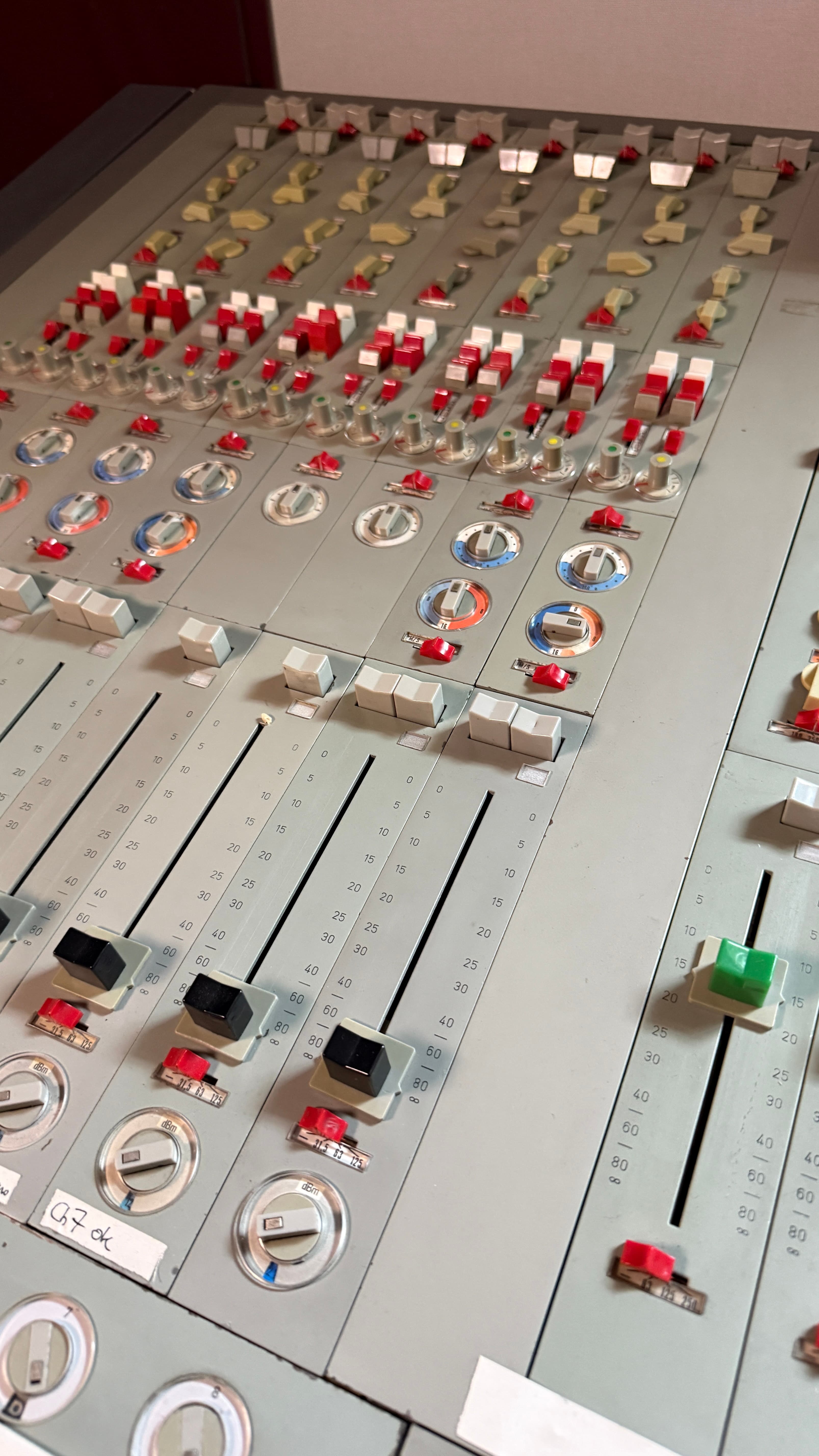 BAEG Console Close up